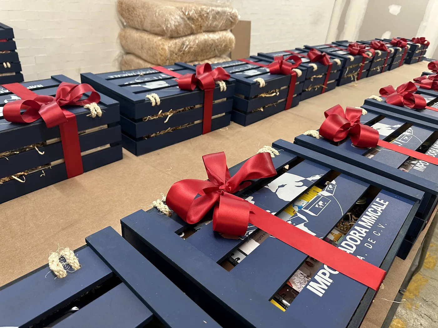 Armado de arcones navideños gourmet — Canastas y Arcones